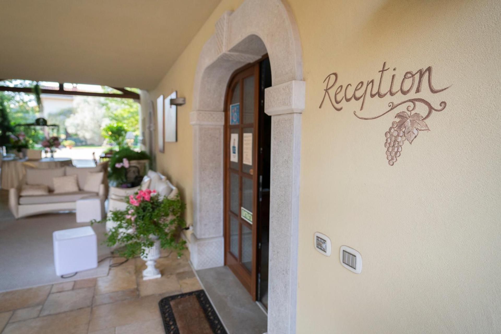 Wine Resort Luisa Mariano del Friuli 外观 照片